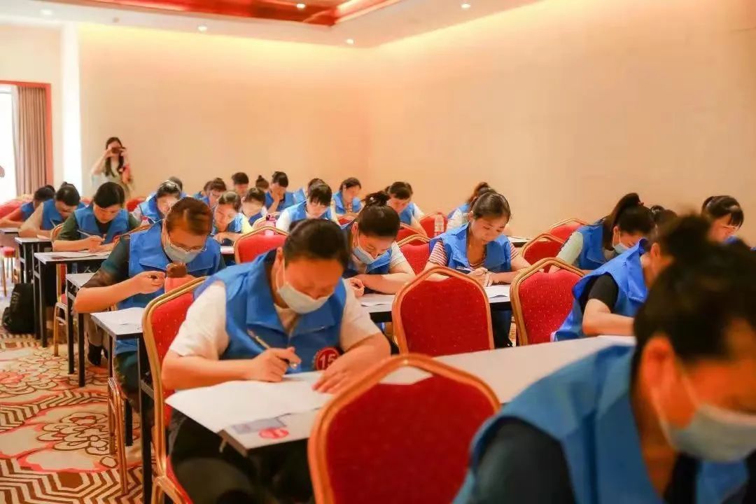 什么样的月嫂最受欢迎？月嫂不容易，月嫂必读